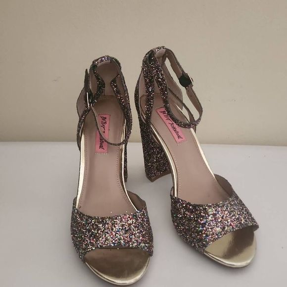 Betsey Johnson Glissten Chunky Heel Ankle Strap,  Sz. 9, New - Picture 1 of 7